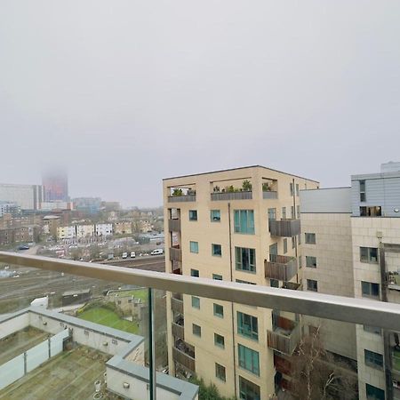 Ferienwohnung Luxurious Comfy Penthouse - Steps To East Croydon Train Station - Views Exterior foto