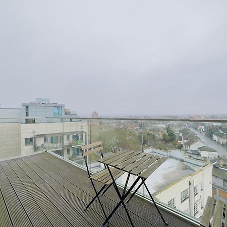 Ferienwohnung Luxurious Comfy Penthouse - Steps To East Croydon Train Station - Views Exterior foto